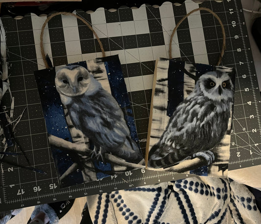 Owls on wood to hang on the wall