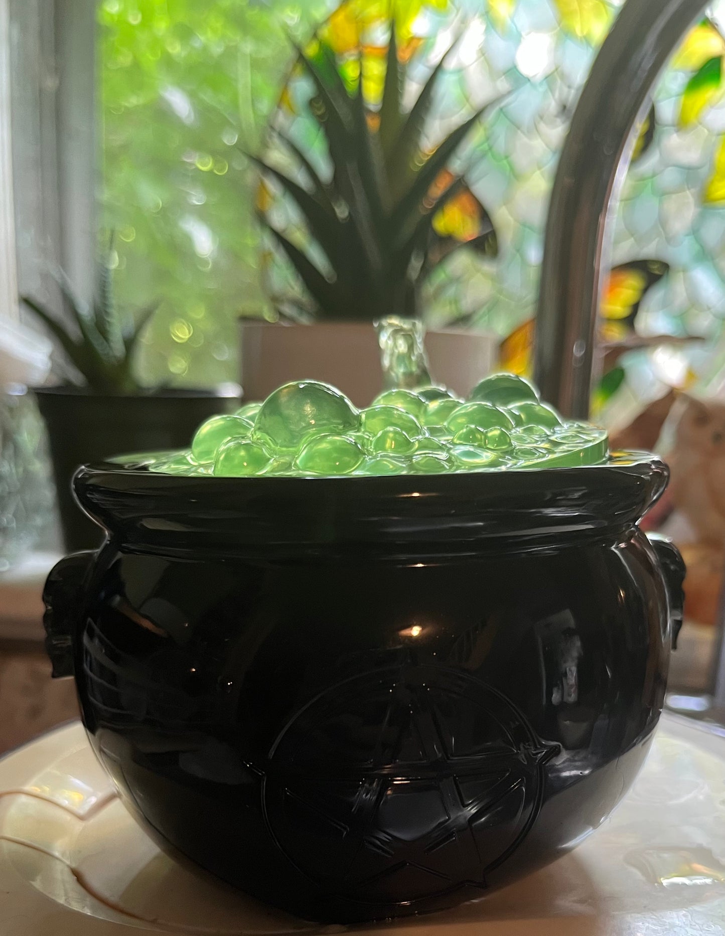 Decorative cauldron