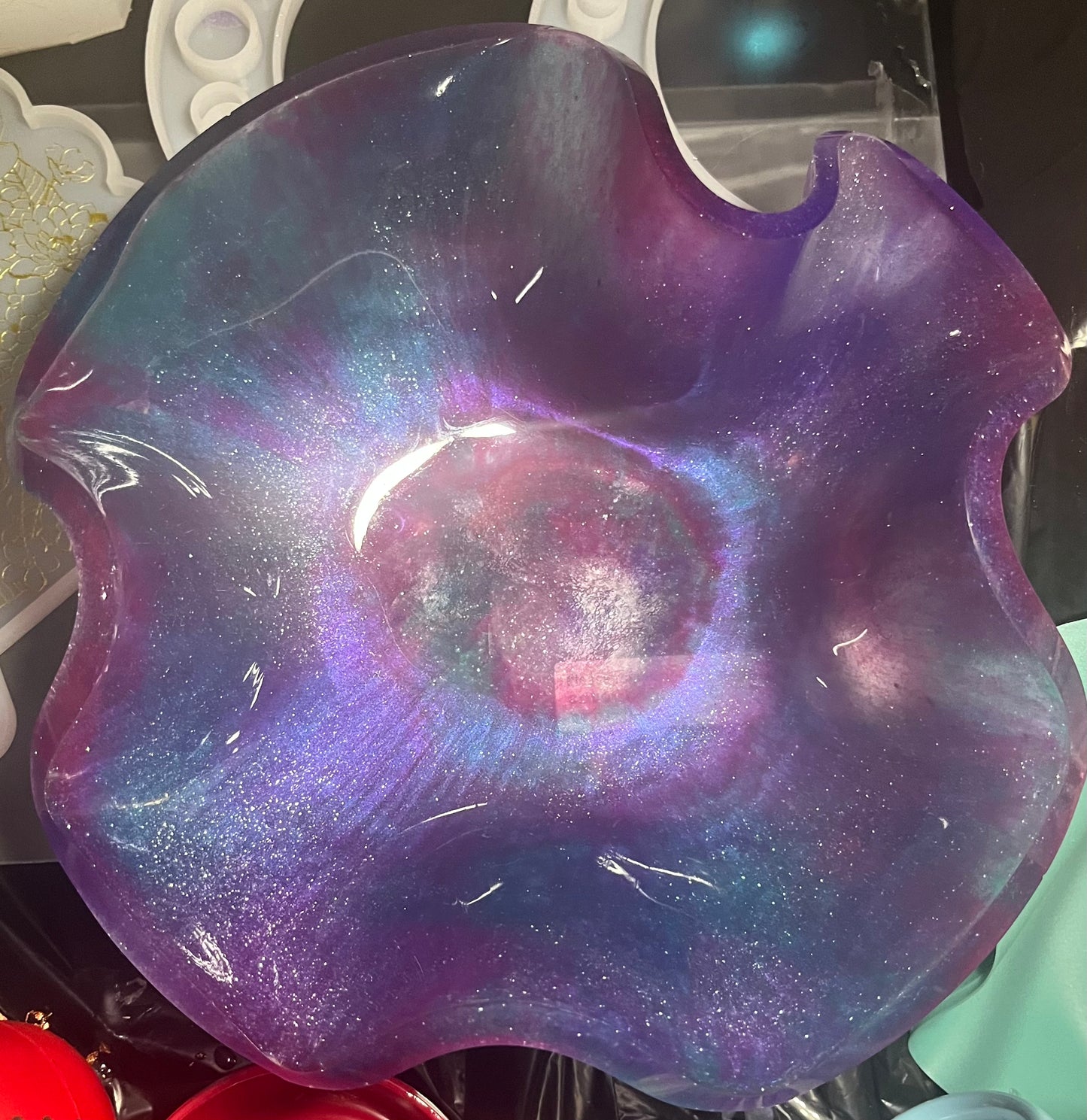 Wavy bowl