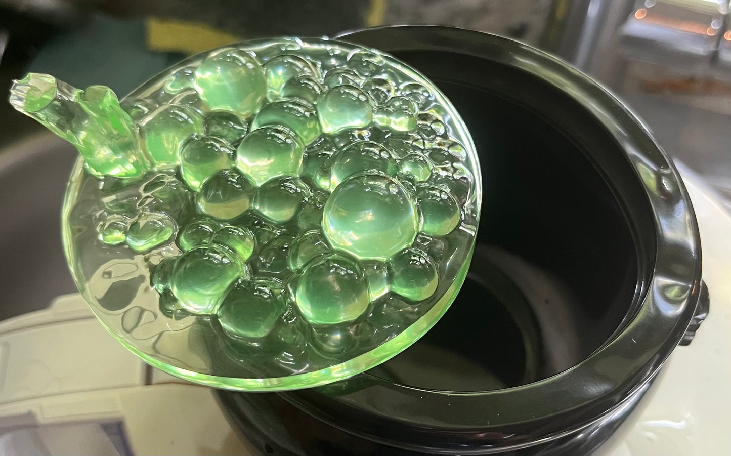 Decorative cauldron