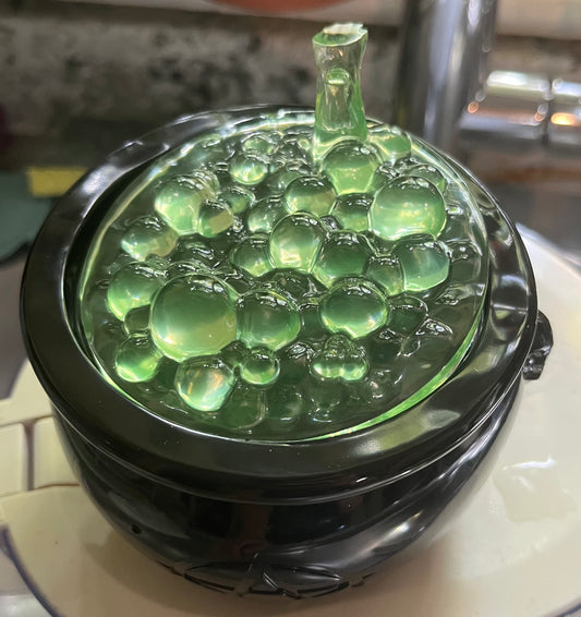 Decorative cauldron