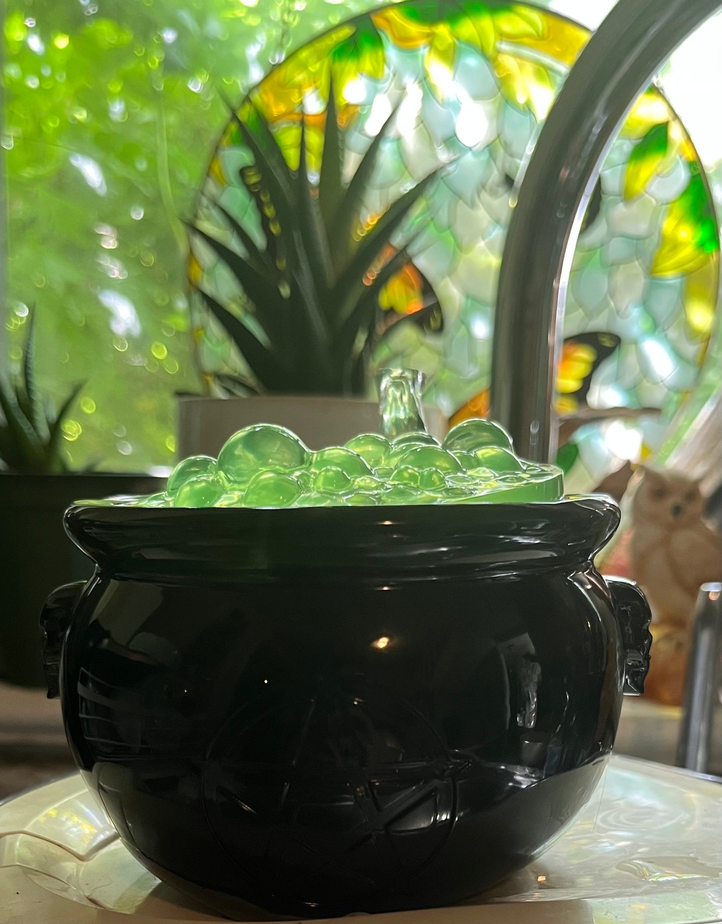 Decorative cauldron