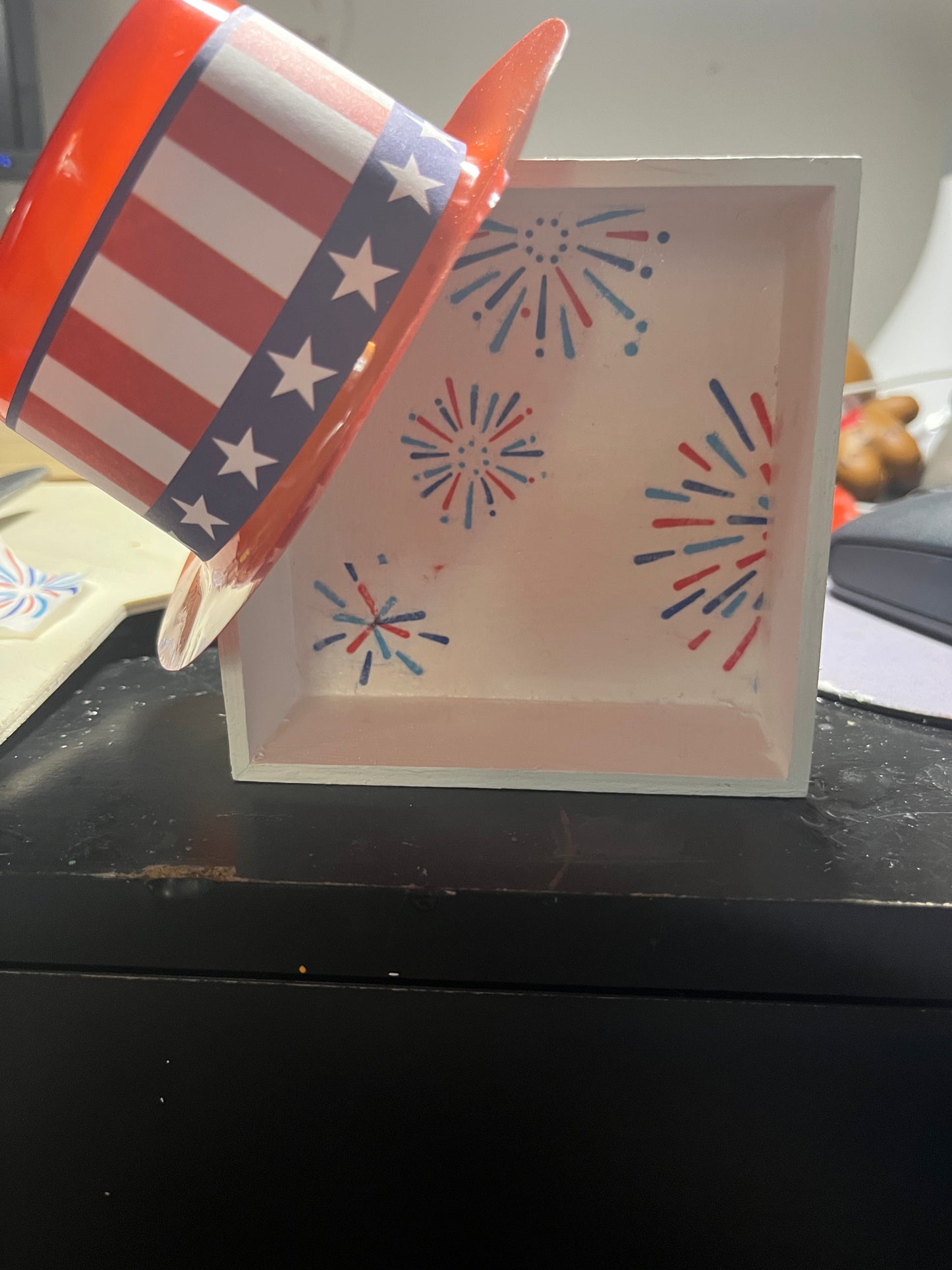 Mini reversible 4th of July standing sign