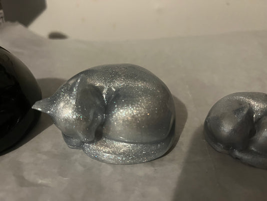 Medium cat statue