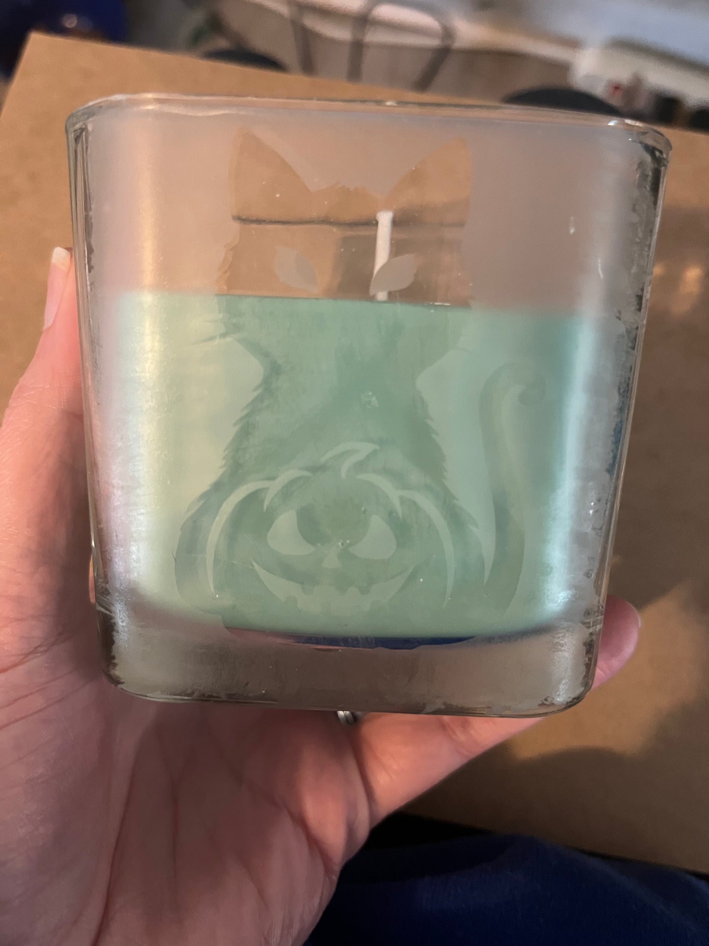 Candle with a hint of peppermint